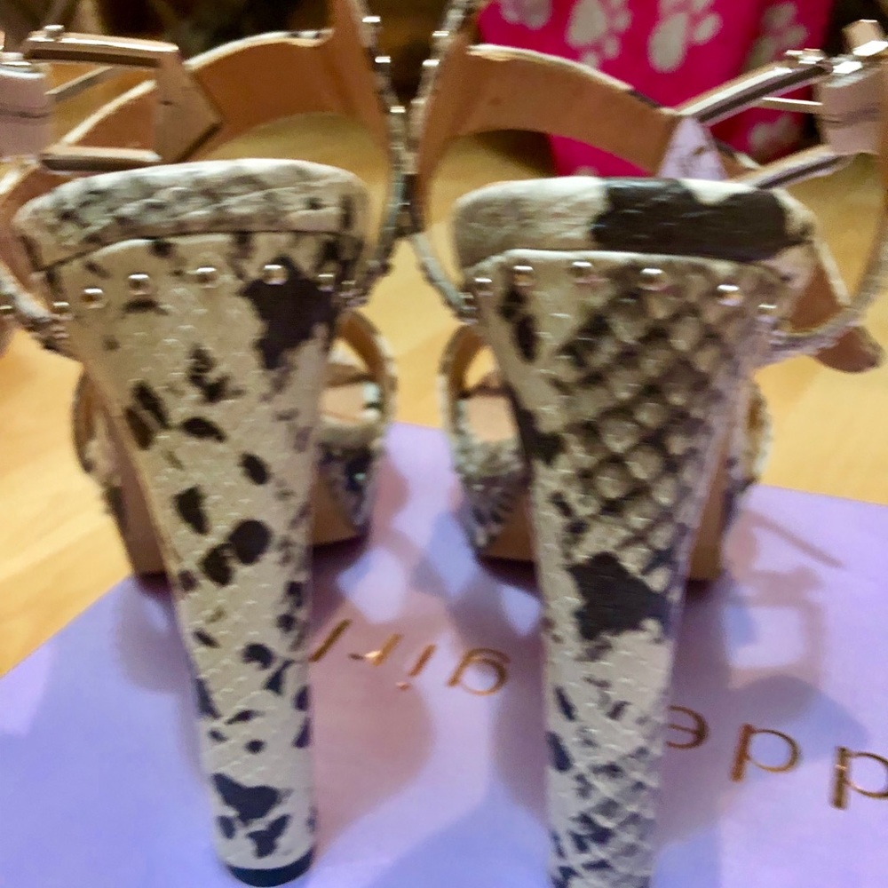 Madden girl shoes 👠 - Picture 2 of 3